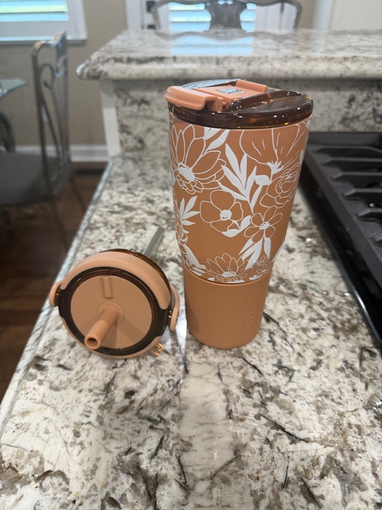 BRUMATE Other - BrüMate Sandstone Bloom 25oz nav with straw top